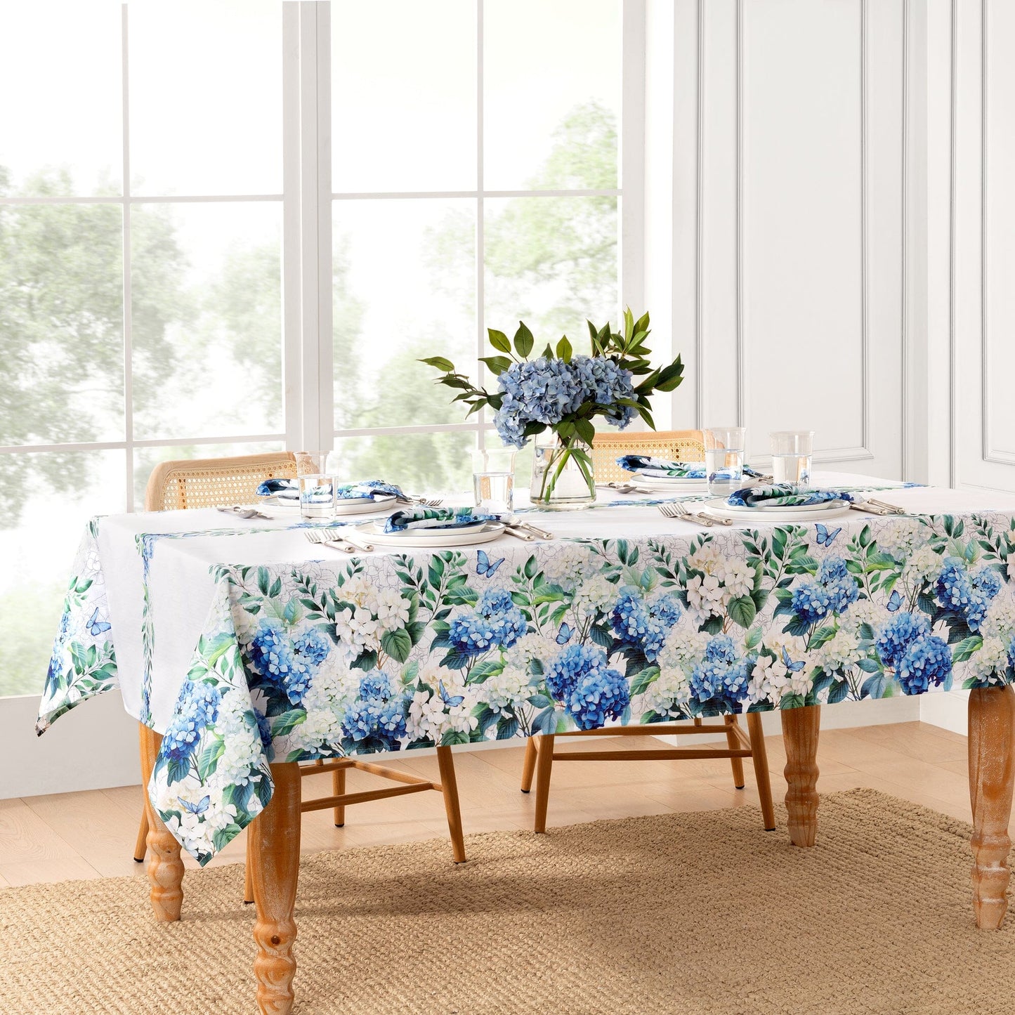 Hydrangea Bloom Floral Double Border Tablecloth