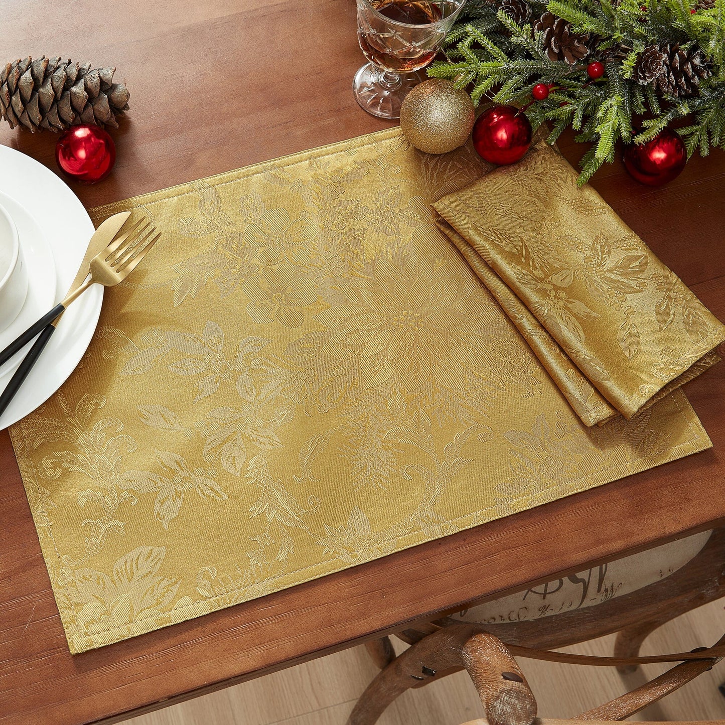 Poinsettia Elegance Jacquard Napkins, Set of 4