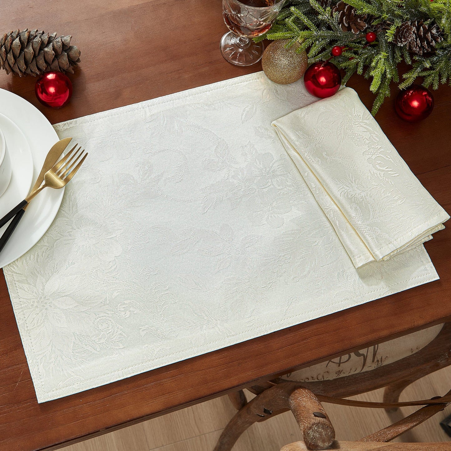 Poinsettia Elegance Jacquard Napkins, Set of 4