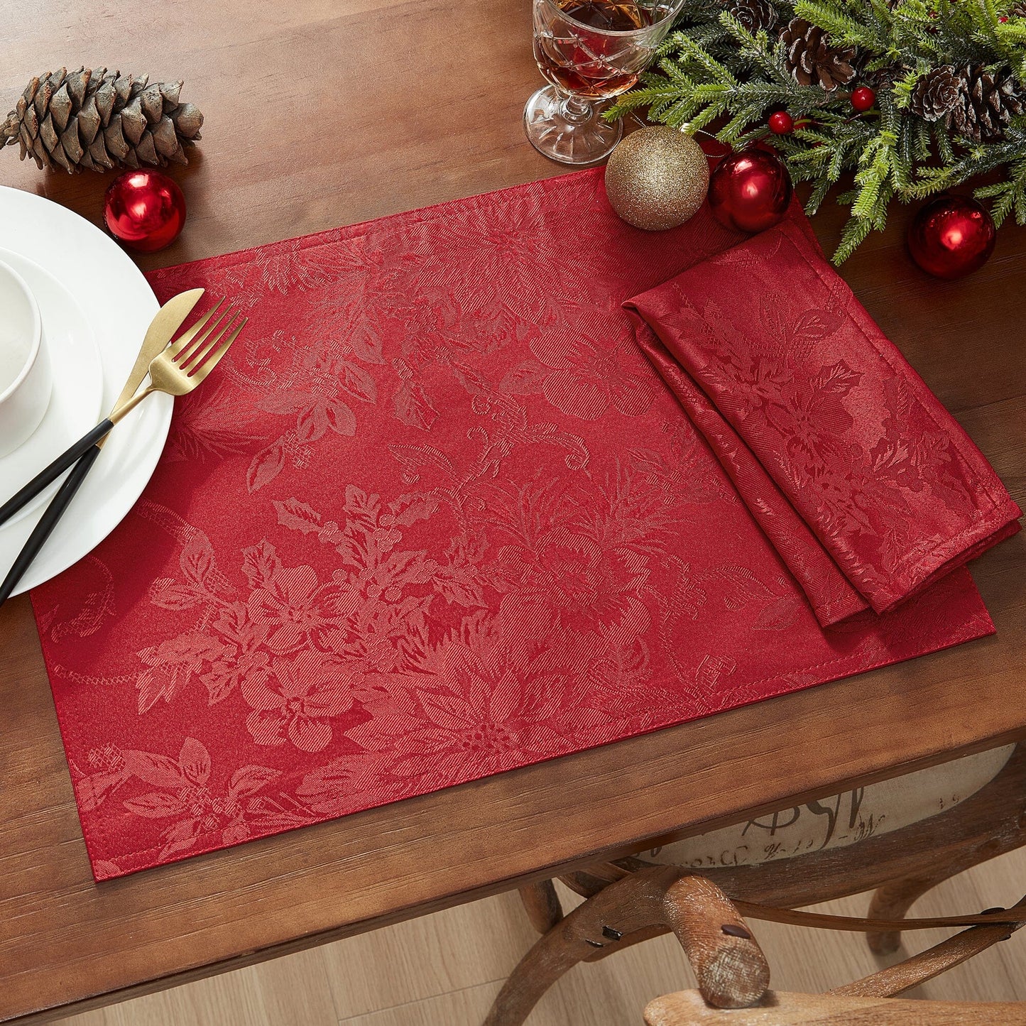 Poinsettia Elegance Jacquard Napkins, Set of 4