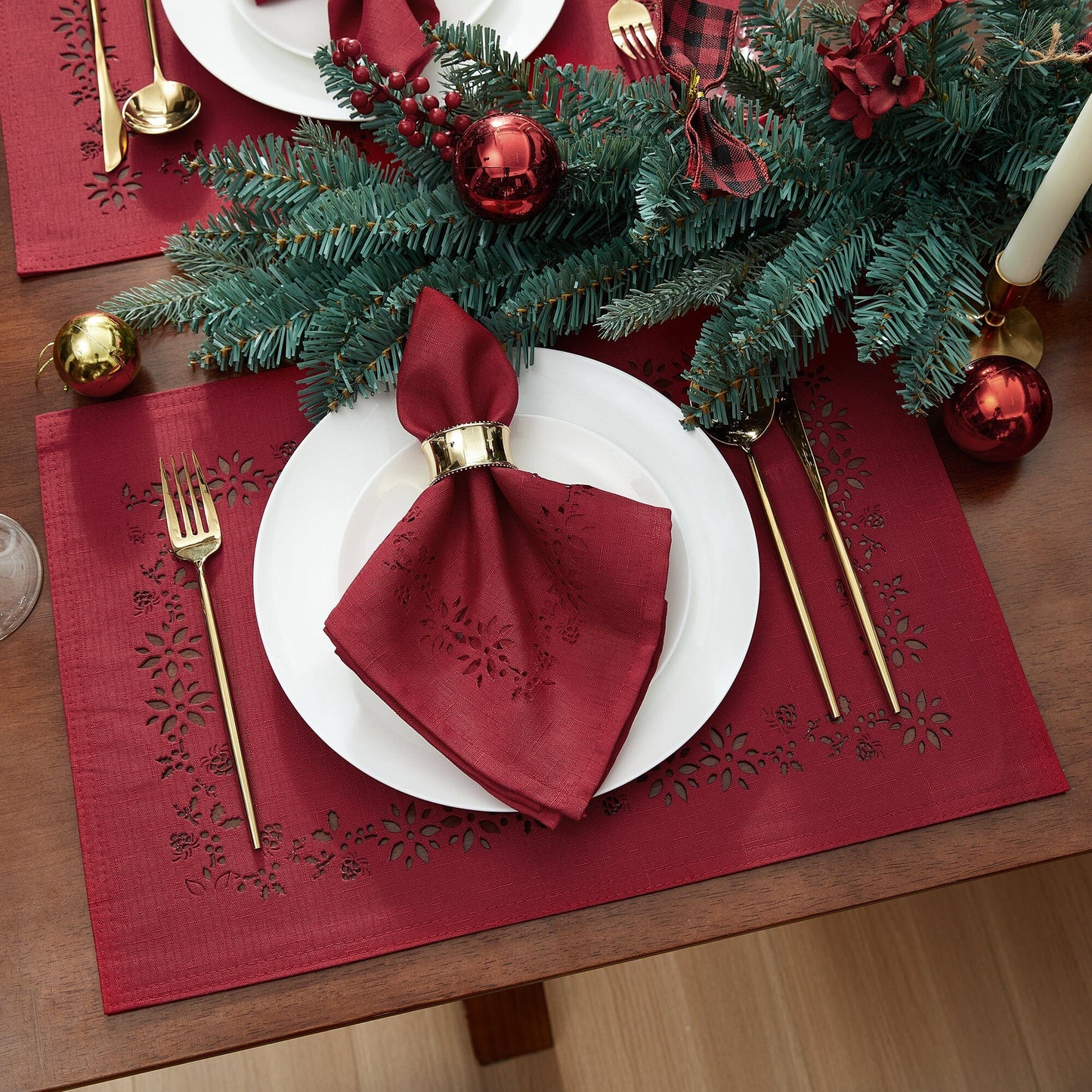 Poinsettia Noel Laser Cut Napkins, Set of 4