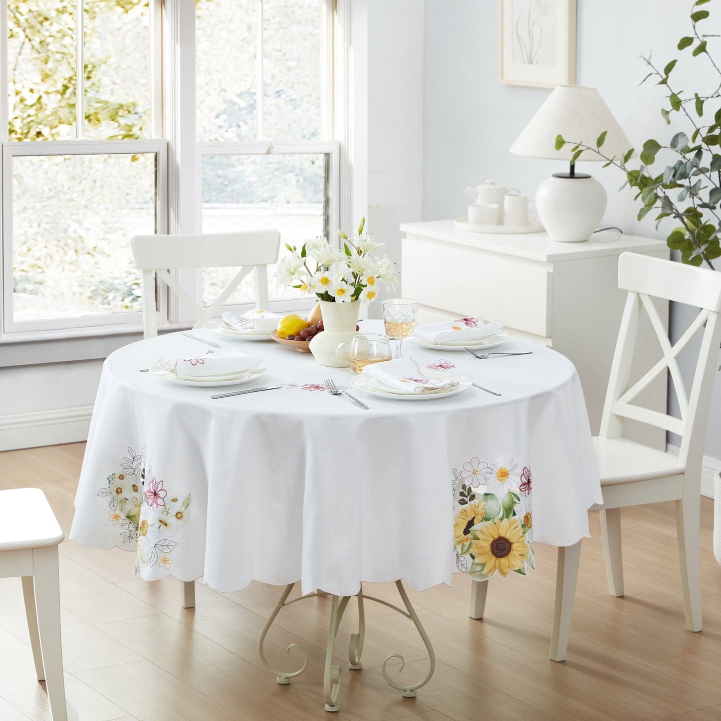 Sunflower and Daisies Cutwork Tablecloth